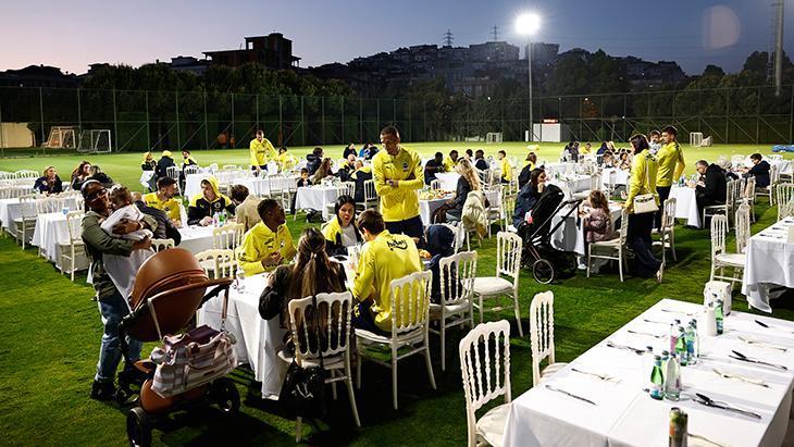 Fenerbahçe’de derbi öncesi Samandıra’da birlik yemeği!